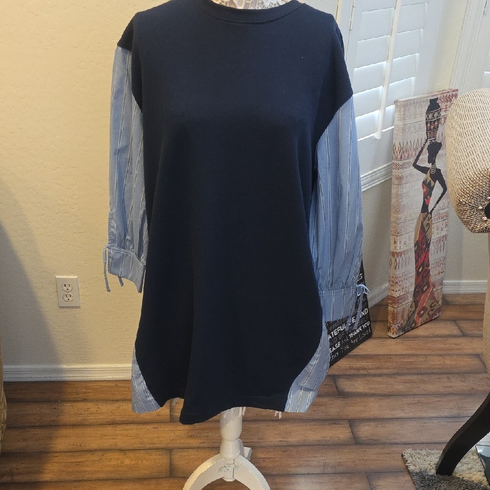 Chic Navy Tunic with Striped Sleeves
